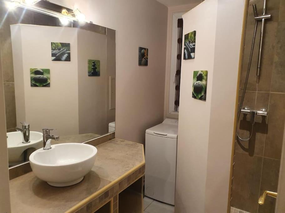 Ecully, Appartement Au Calme De 50M². Luaran gambar